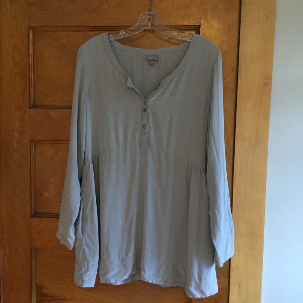 J Jill 100% silk Gray Pocket Tunic.          F026